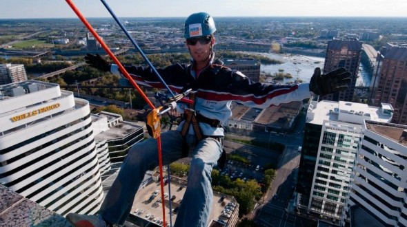 Over The Egde - Rappel the Suntrust Building for the Special Olympics